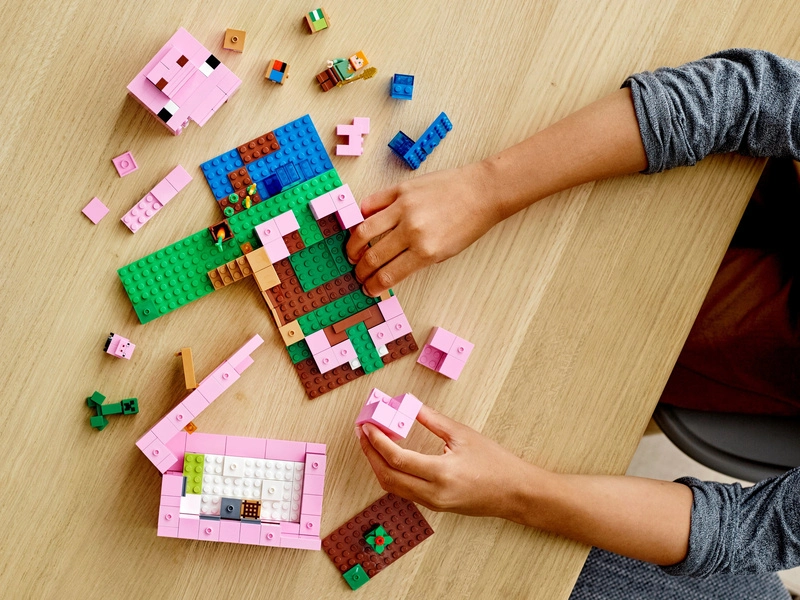 LEGO Minecraft – Prasací domček