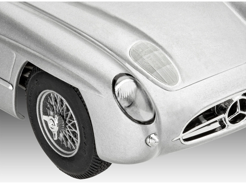 Revell Mercedes-Benz 300 SLR (70. výročie) (1:24) (darčeková súprava)