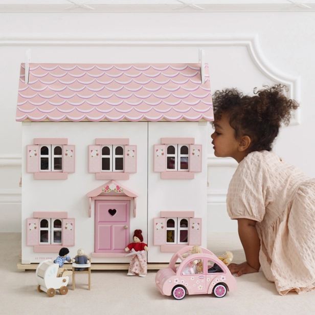 Dom Le Toy Van Sophia
