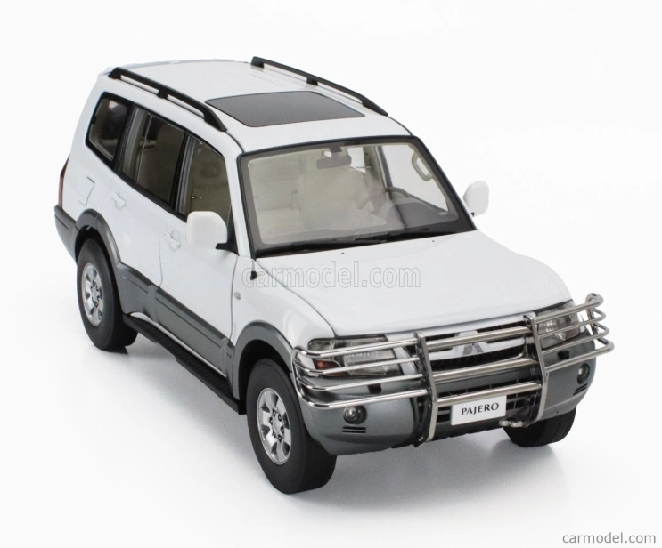 Sun-star Mitsubishi Pajero 3.5l V6 V73 2006 1:18 Bílá Šedá