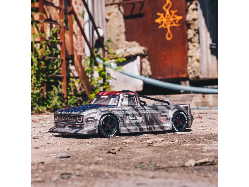 RC auto Arrma Infraction 6S BLX 1:7 RTR, stříbrná