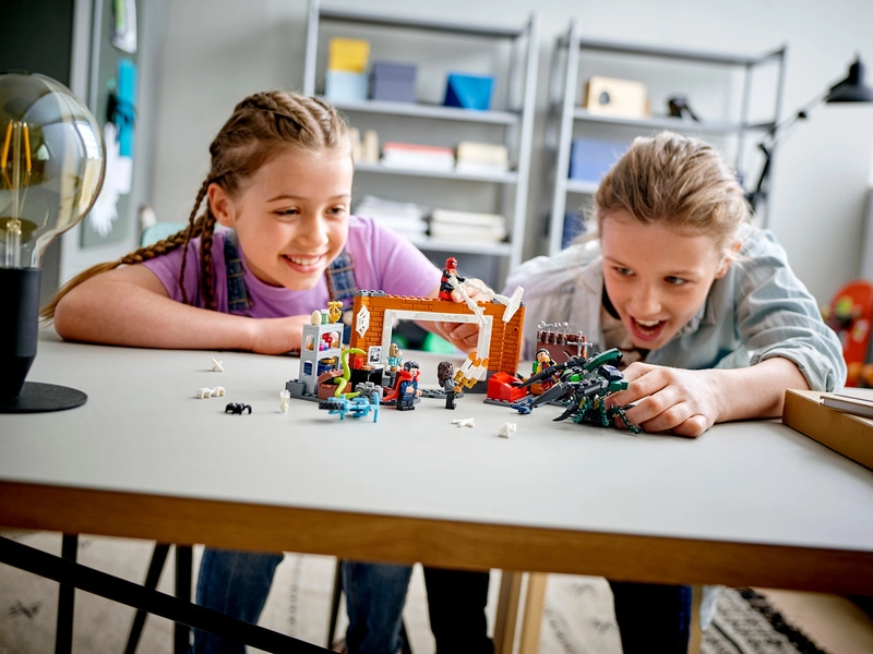 LEGO Super Heroes - Spider-Man v dielni Sanctum