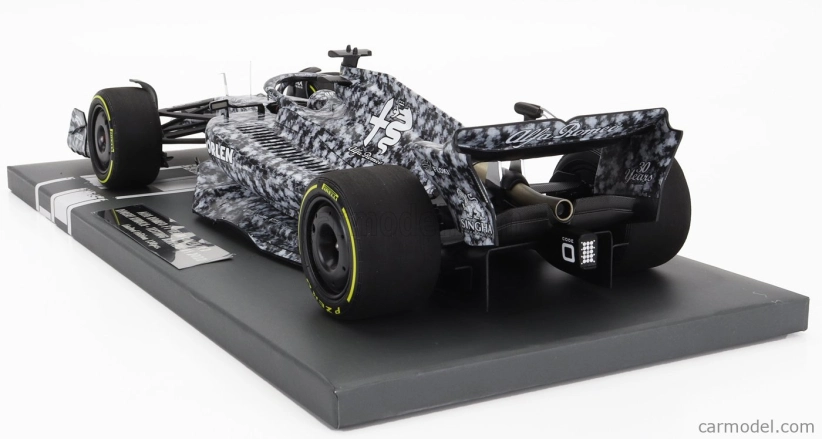 Minichamps Alfa romeo F1 C42 Team Orlen Racing N 88 1:18, bíločerná