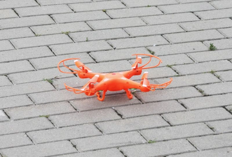 NINCOAIR Quadrone Spike 2.4GHz RTF