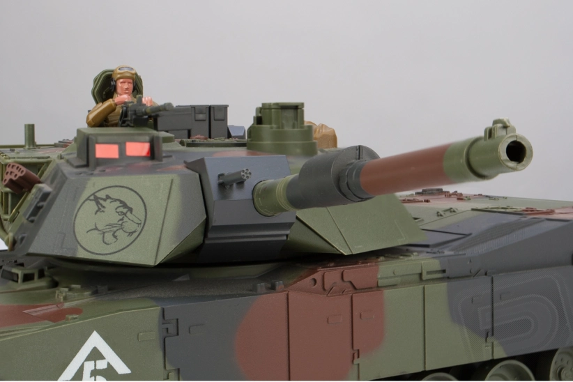 M1A1 Abrams 1:20 RC tank 2.4 Ghz vodeodolný podvozok