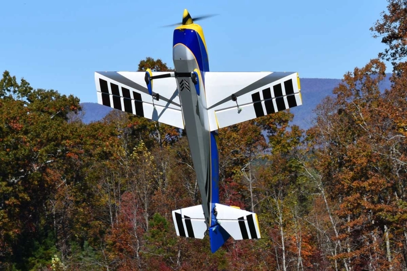 RC letadlo 78" Edge 540 1,98m, modrá/žlutá