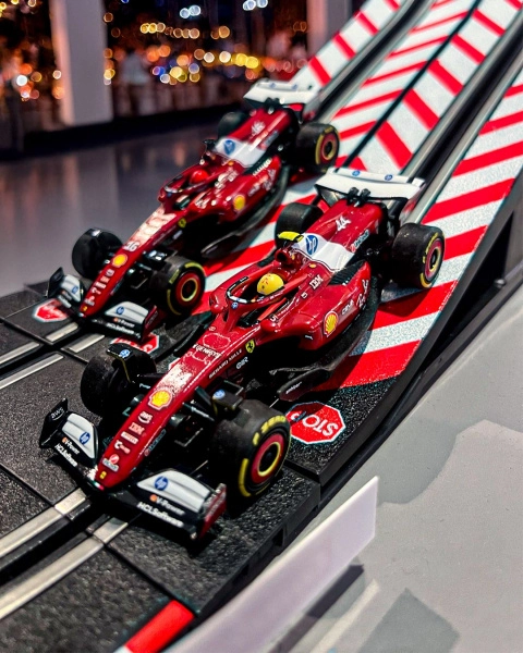 Auto GO 64282 Ferrari SF-25 "L. Hamilton, No.44"