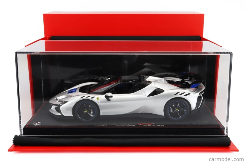 Bbr-models Ferrari Sf90 Xx Stradale Spider 2024 - Con Vetrina - With Showcase 1:18 Argento Nurburgring - Stříbrná Modrá Černá