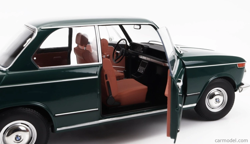 BMW 1802 radu 1 1967 v mierke 1:12 zelená