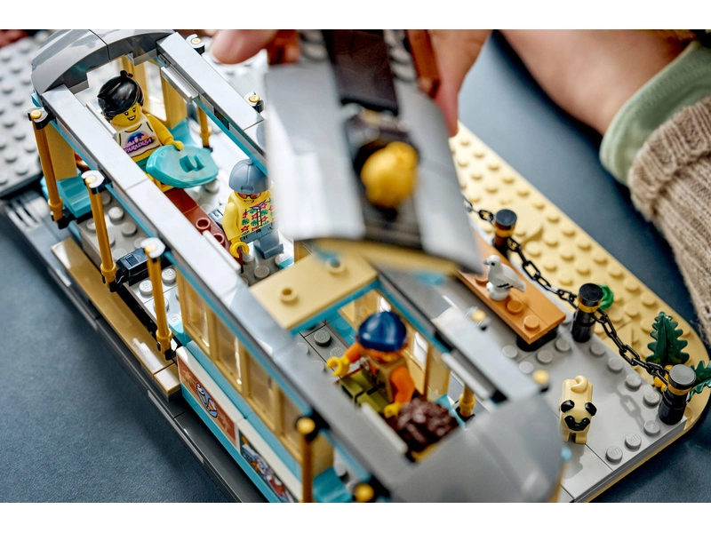 LEGO City - Historická plážová električka