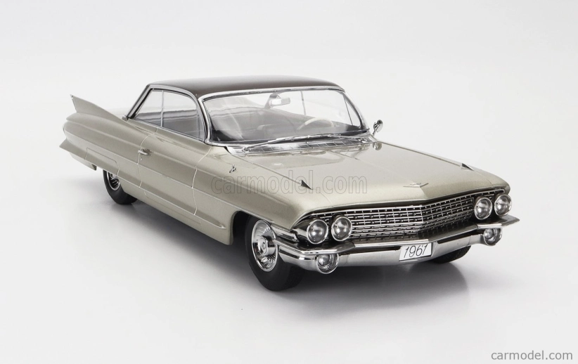 Cadillac Series 62 Coupe Deville 1961 v mierke 1:18, béžovo hnedý
