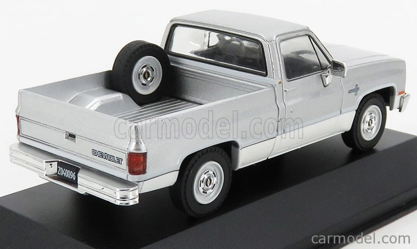 Edicola Chevrolet C-10 Silverado Pick-up 1986 1:43 Strieborná