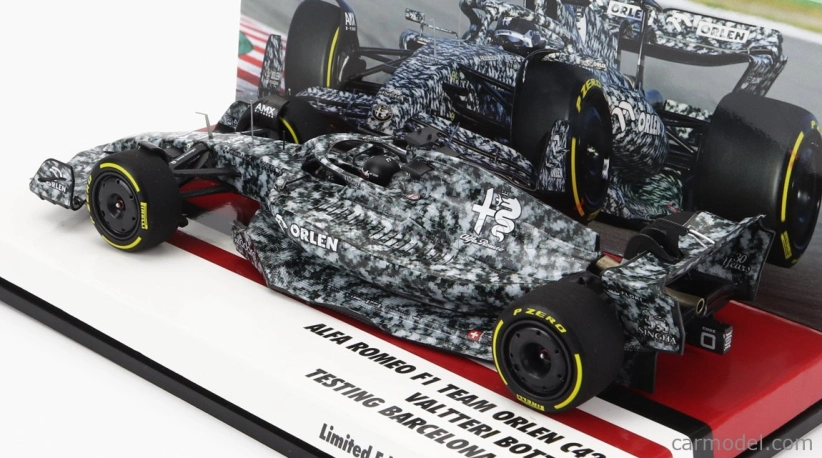 Minichamps Alfa romeo F1 C42 Team Orlen Racing N 77 1:43, bíločerná