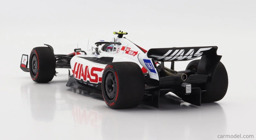 Minichamps Haas F1 Vf-22 Ferrari Team Haas N 47 1:18, bíločervená