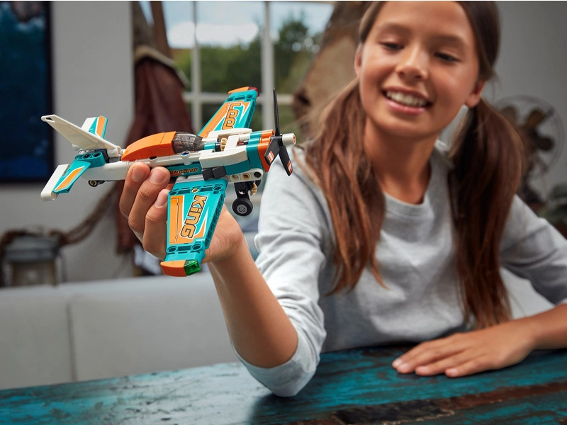 LEGO Technic – Pretekárske lietadlo