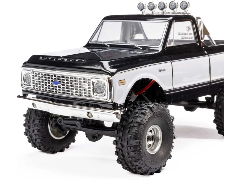 Axial SCX24 Chevrolet C10 1971 1:24 4WD RTR černý