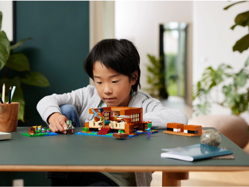 LEGO Minecraft - Žabí domček