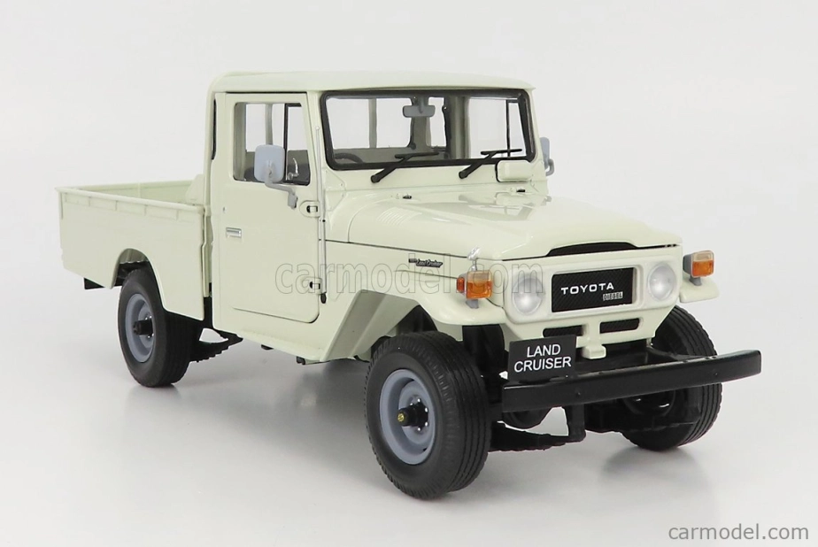 Kyosho Toyota Land Cruiser 40 4x4 Pick-up 1980 1:18 Biela