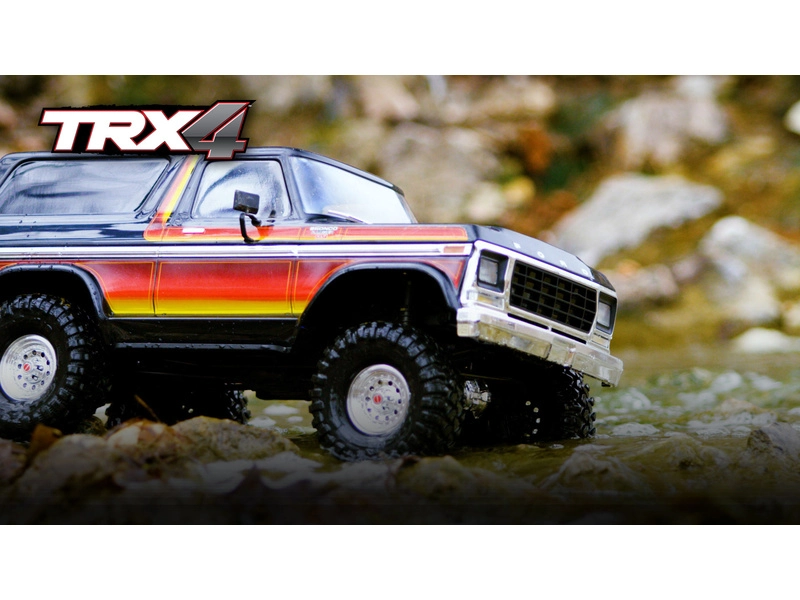 RC auto Traxxas TRX-4 Ford Bronco 1:10 TQi, červená