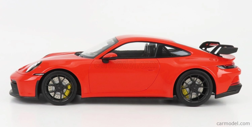 Minichamps Porsche 911 992 Gt3 Coupe 2021 - Black Wheels 1:18 Orange