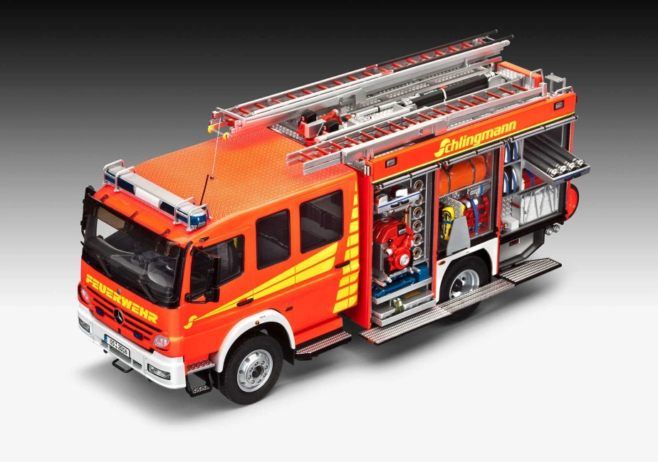 Plastic ModelKit auto 07404 - Schlingmann LF20/16 Mercedes Benz Atego 1529 AF (1:24)