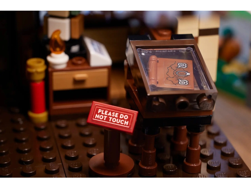 LEGO Ideas - Disney Hokus pokus: Chatka sestier Sandersonovcov