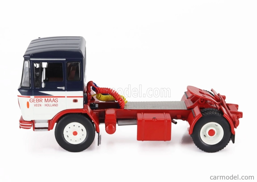Ixo-models DAF 2600 ťahač 2-assi 1970 1:43 bielo-červená