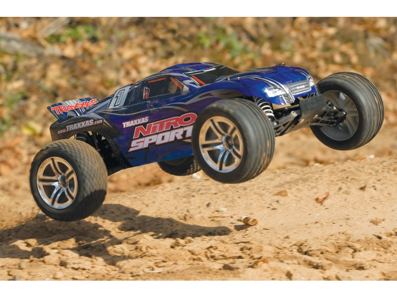 RC auto Traxxas Nitro Sport 1:10