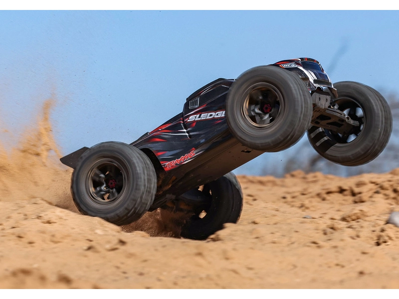 RC auto Traxxas Sledge s belted pneu 1:8 RTR, modrá