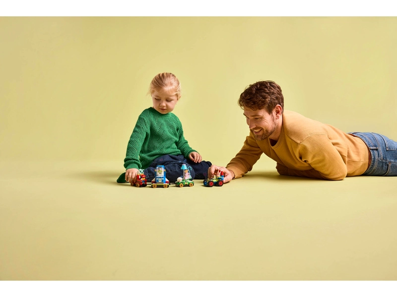 LEGO Disney - Slávnostný vlak a autíčko Toy Story