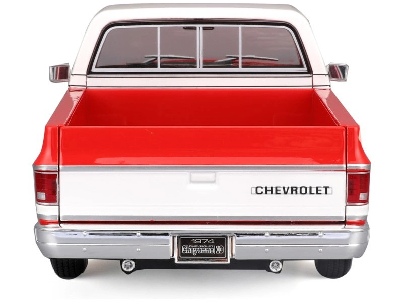Maisto Chevrolet C10 Cheyenne Super 1:18 1974 červená a biela