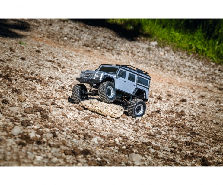RC auto Land Rover Defender Rock Crawler, strieborná