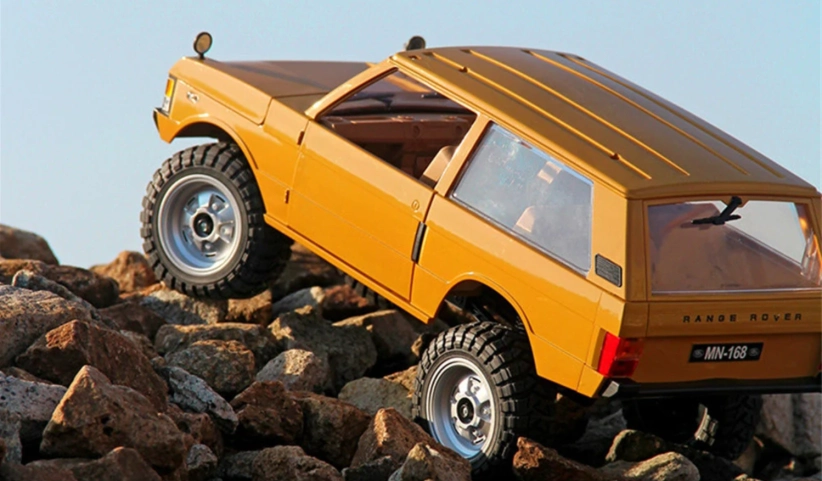 RC auto Range Rover 1970, žlutá