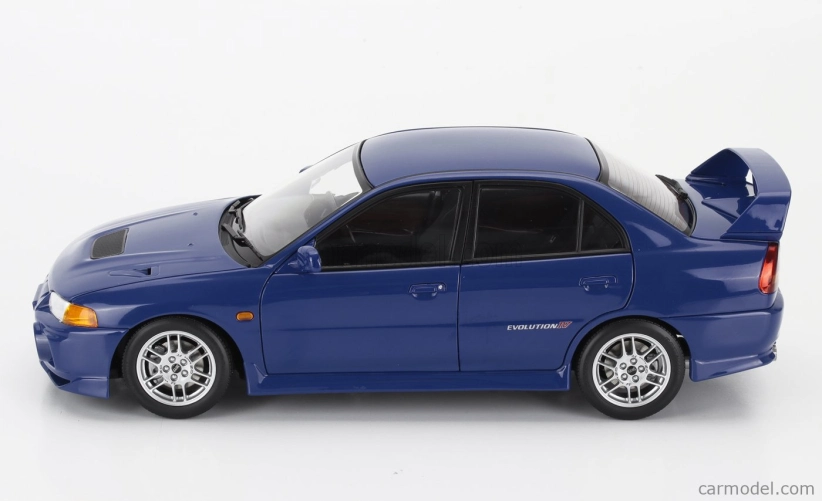 Motorhelix Mitsubishi Lancer Evo Iv s motorom a príslušenstvom 1999 1:18 modrá