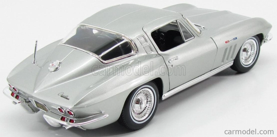 Maisto Chevrolet Corvette Coupe 2-dverový 1965 1:18 Strieborný