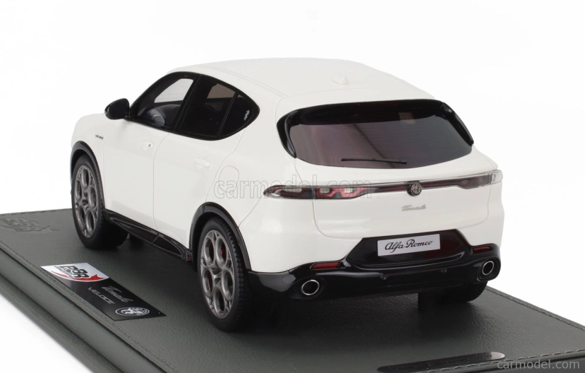 Bbr-models Alfa romeo Tonale Veloce Plug-in Hybrid 2023 - Con Vetrina - S vitrínou 1:18 Bianco Alfa - Biela