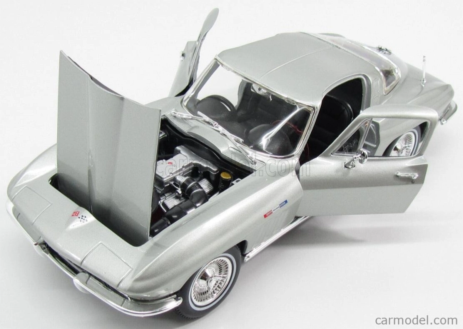 Maisto Chevrolet Corvette Coupe 2-dverový 1965 1:18 Strieborný