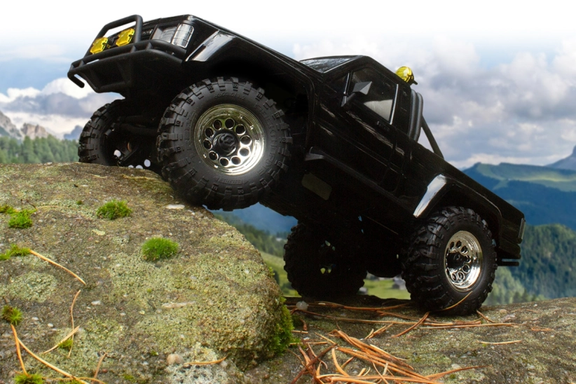 RC auto Venture18 Flux 1985 Toyota Hilux SR5, černá