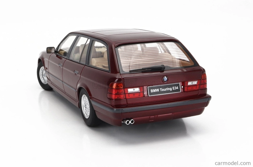 Triple9 BMW radu 5 Touring (e34) Sw Station Wagon 1996 1:18 Červená farba