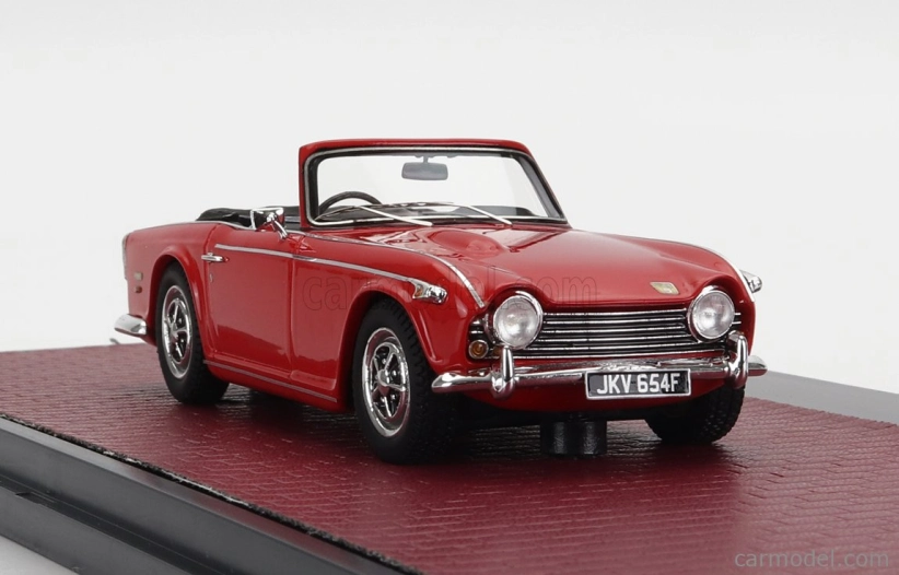 Modely v mierke Matrix Triumph Tr5 Cabriolet Open 1967 1:43 Červená