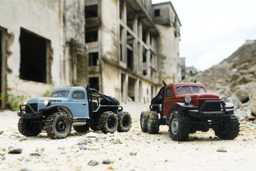 Atlas 6x6 1:18 RTR – červený