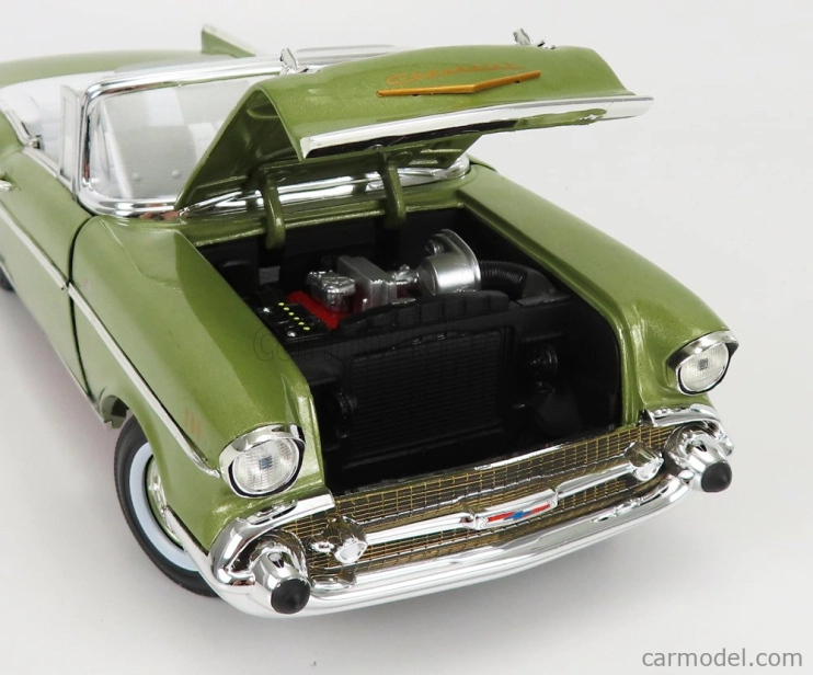Autoworld Chevrolet Bel Air Cabriolet Open 1957 1:18 Green Met