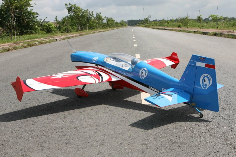 Extra 330LX 2,08 m červeno-modrá