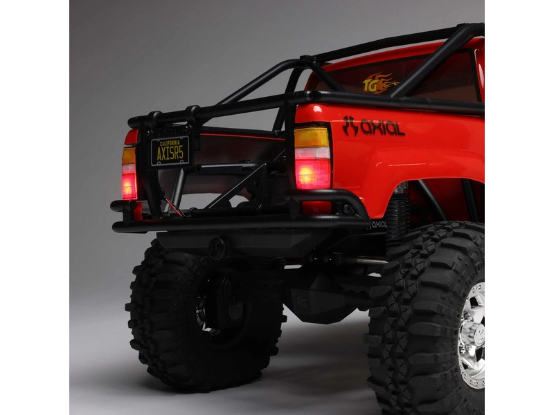 Axial SCX10 III Toyota SR5 1987 1:10 4WD RTR červený