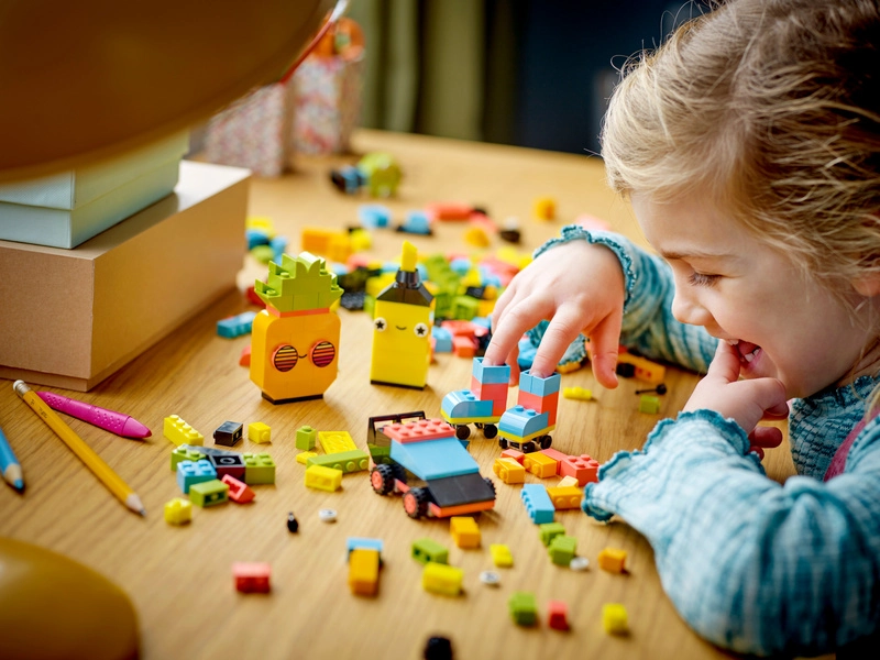 LEGO Classic - Neónová kreatívna zábava