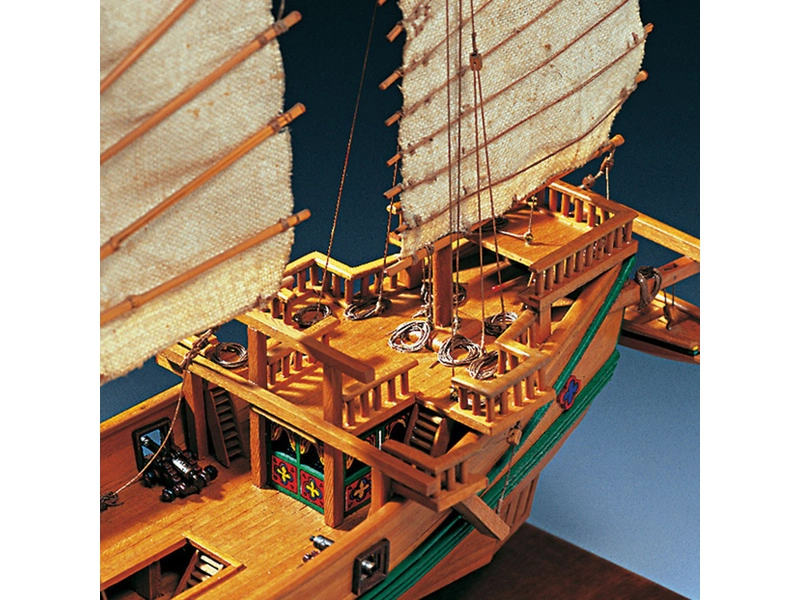 AMATI Čínska džunka 1:100 kit