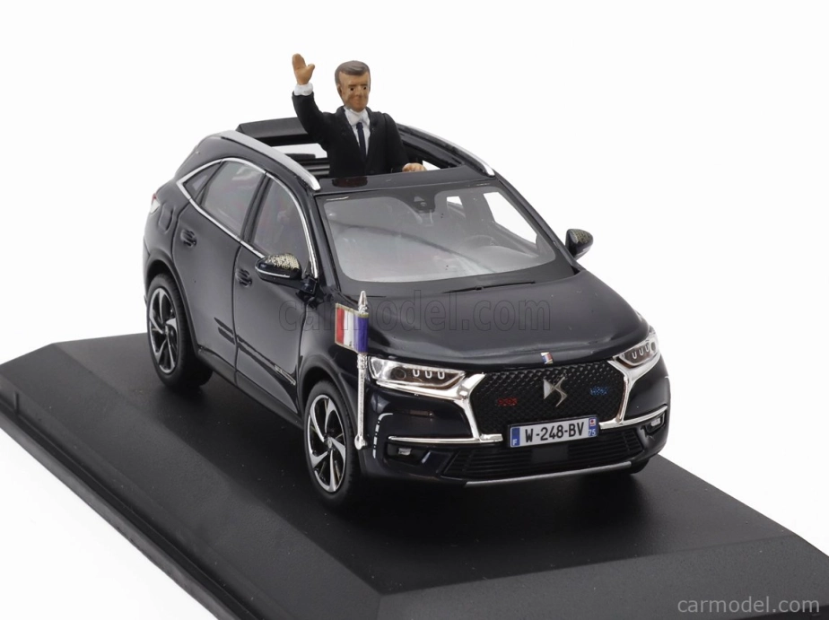 Norev Ds automobiles Ds7 Crossback With President Figure 2017 1:43 Black