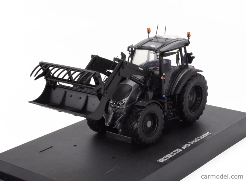 Universal hobbies Valtra G135 Traktor 2017 1:32 čierny