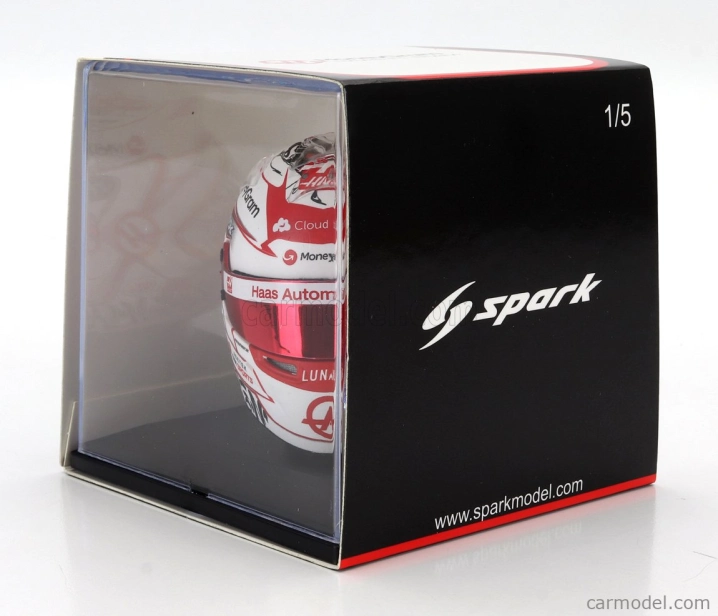Spark-model Bell helmet F1  Casco Helmet Haas Vf-23 Team Moneygram Haas N 20 Singapore Gp 2023 Kevin Magnussen 1:5 Bílá Červená