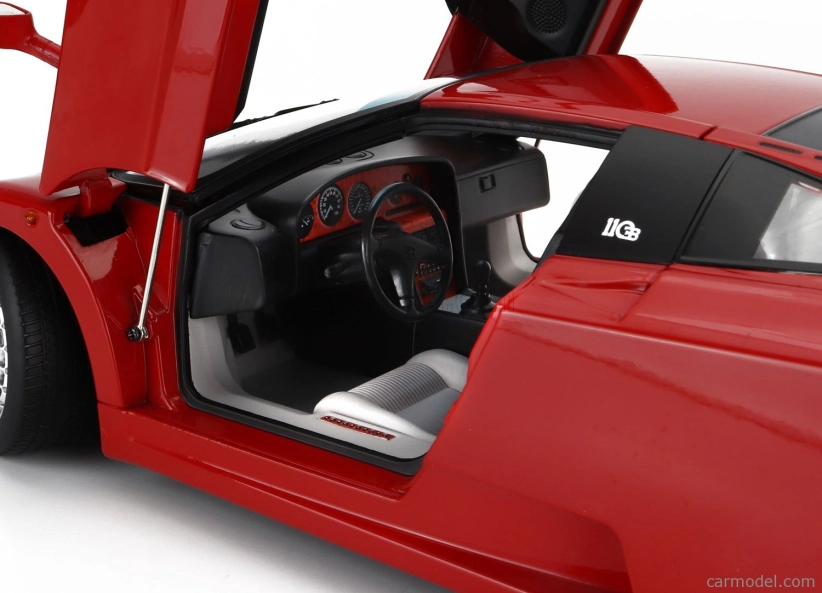 Bugatti Eb110 1991 v mierke 1:12 Červená